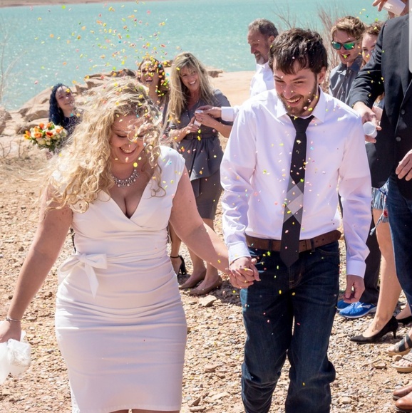 Meet your Posher, Lauren - Picture 2 of 2